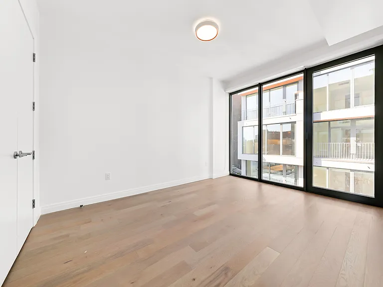 255 Lorimer St #719 — Photo 5