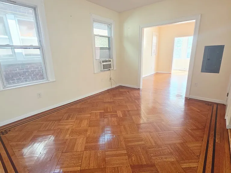 198 Danforth Ave #1A — Photo 3