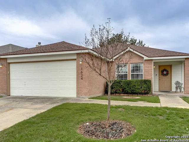 4 bed, 2.0 bath, 1716 sqft, $2,299 — Photo 2