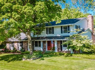 W160N8211 Old Orchard Ct, Menomonee Falls, WI 53051