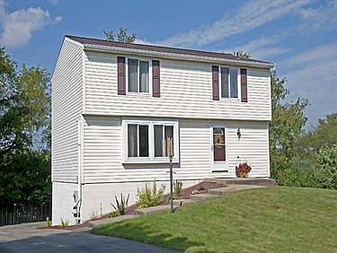 2nd image of 215 Katherine Dr