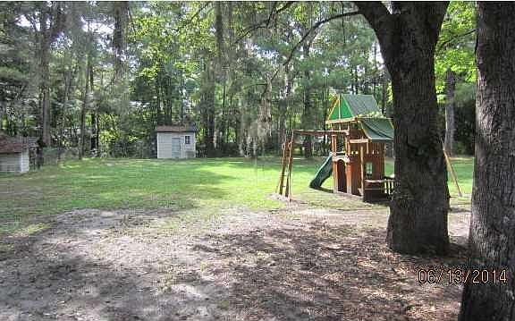 2nd image of 400 Woodland Dr