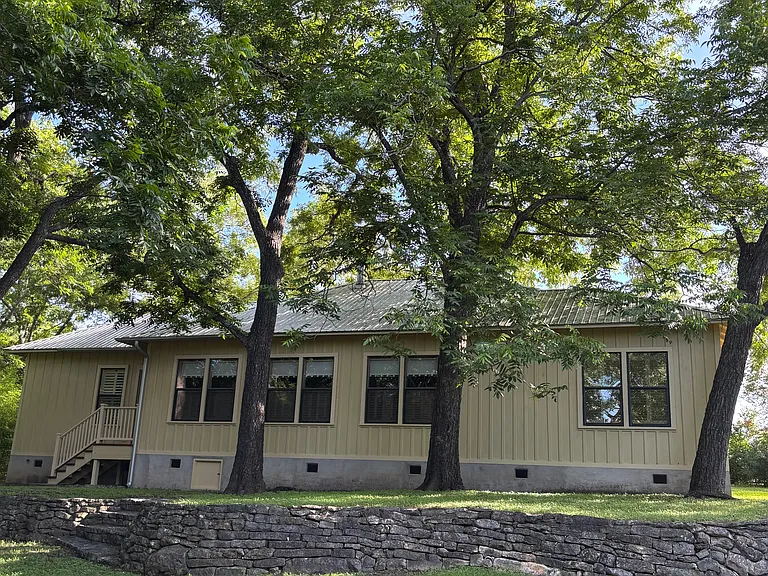 2113 Wood Acre Ln — Photo 16