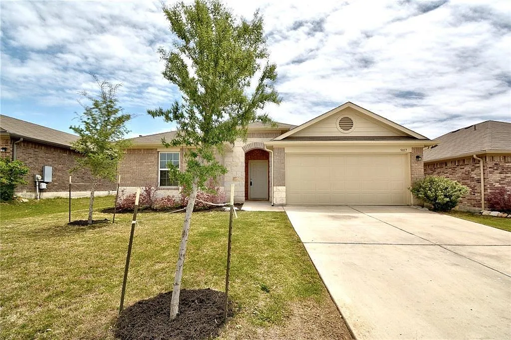 4 bed, 2.0 bath, 2040 sqft, $2,150 — Photo 1