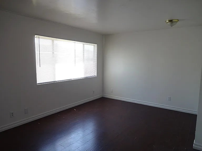 328 S Steckel Dr #B — Photo 7