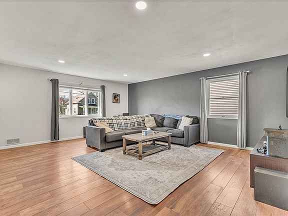 5th image of 1413 30th Ave