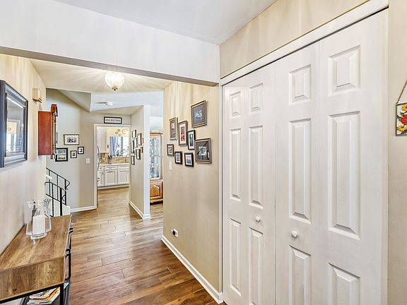 5th image of 205 Cambridge Ln