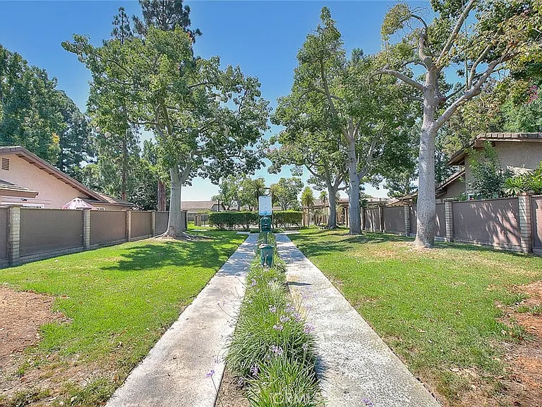 12112 Spencer Dr — Photo 5