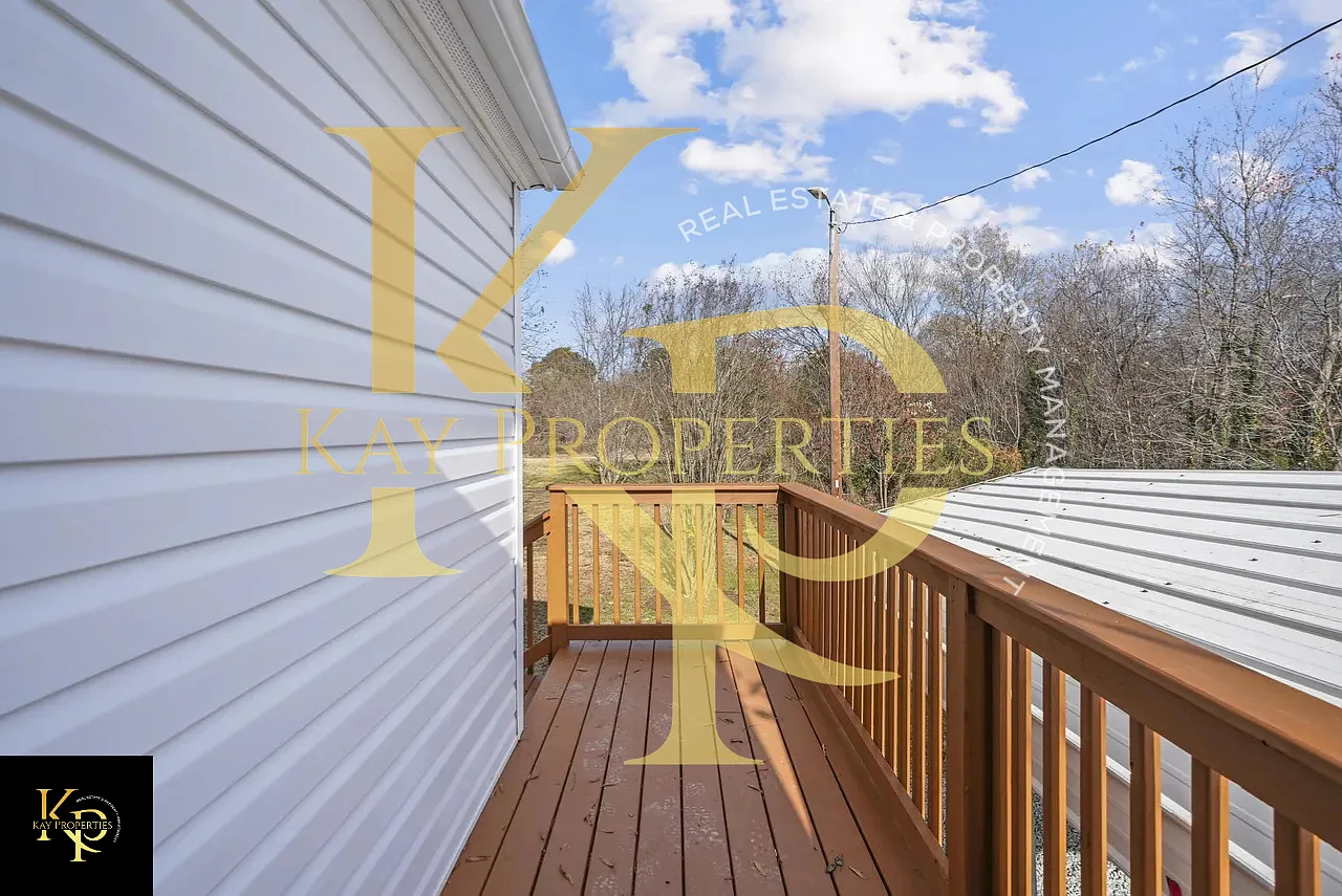 2 bed, 784 sqft, $1,600 — Photo 3