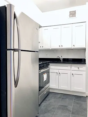 Rented by Zjama Realty Corp | media 10