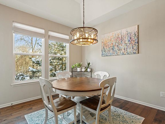 3rd image of 628 Wynding Oaks