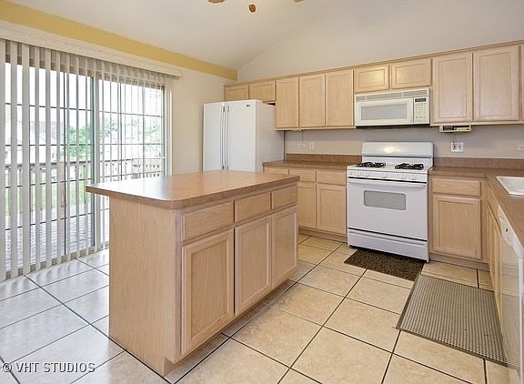 3rd image of 1409 Coral Bell Dr