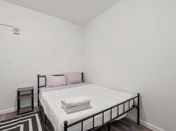 Avon @ 22nd, 911 W 22nd St #202, Austin, TX 78705