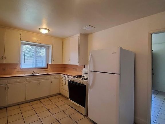4th image of 3138 E Normal Ave #3138