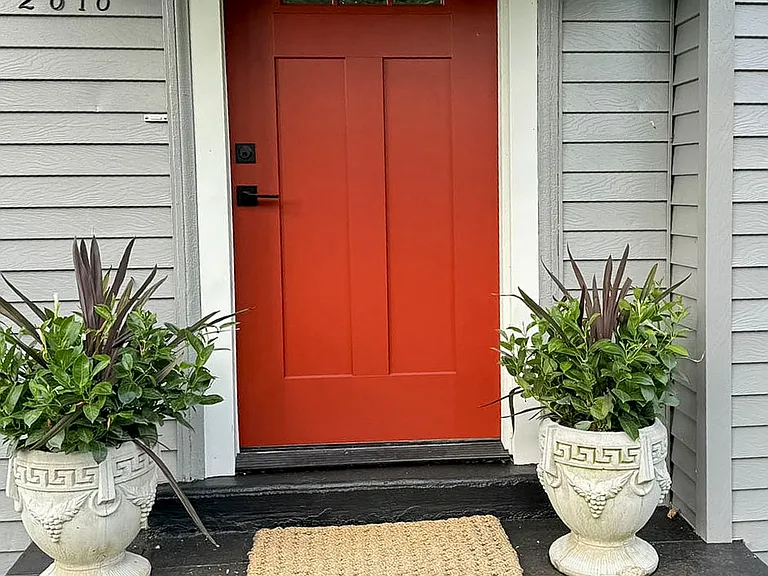 2818 Vaulx Ln — Photo 2