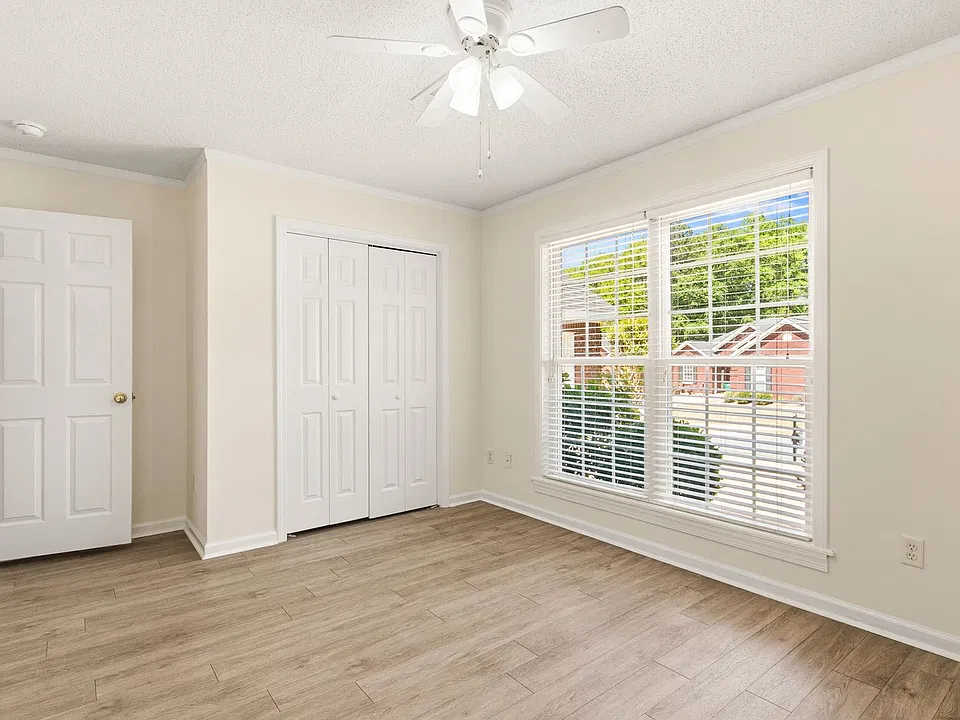1423 Plantation Ln