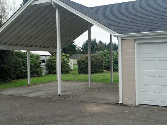 4th image of 2850 26th Ave NE