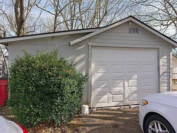 4th image of 204 S Mill Street