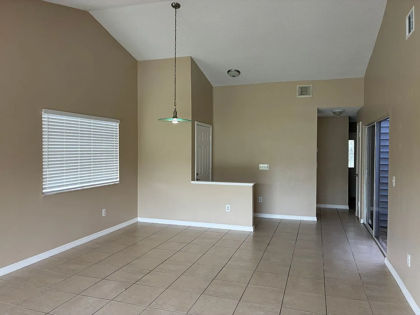 3 BR / 2 BA Home In Longwood — Photo 3