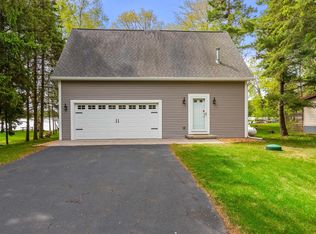 3155 W Lake Helen Dr, Rosholt, WI 54473