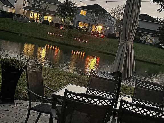 Come & relax by the water.