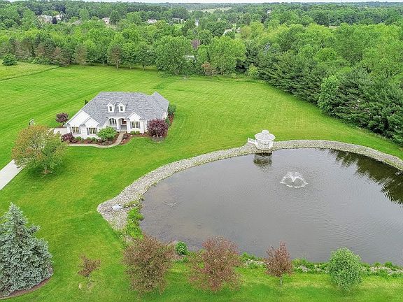 2nd image of 245 Longview Cir