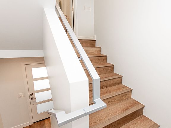 4th image of 2270 Dunstan St Unit 1