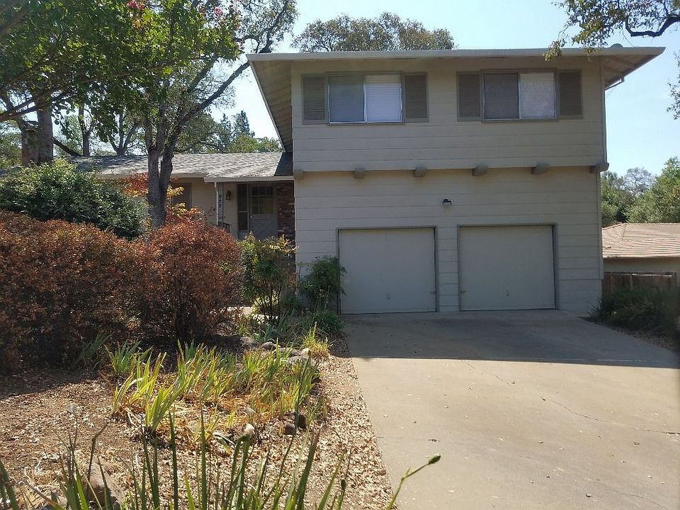 1st image of 922 King Henry Ct