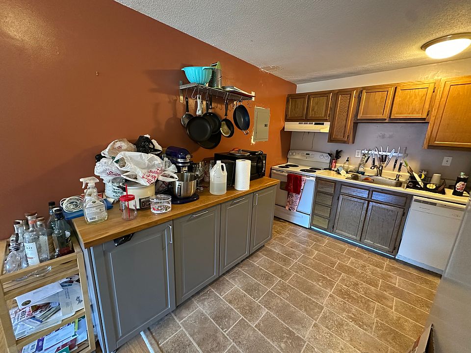 1st image of 239 Kelton St #64