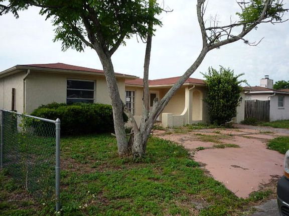 3rd image of 7302 Westwind Dr