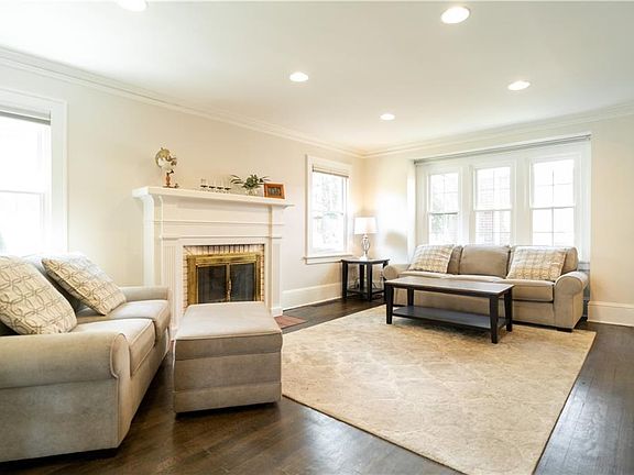 5th image of 63 Kenilworth Dr