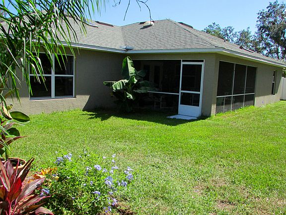 5th image of 8 Ferndale Ln