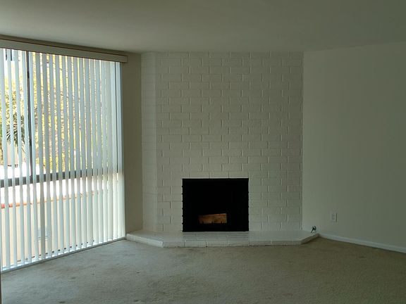 Living Room - Fireplace