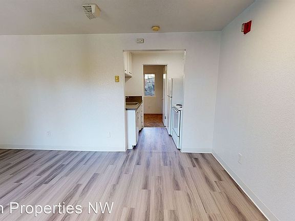 2nd image of 1101 Prospect Ave NE #6