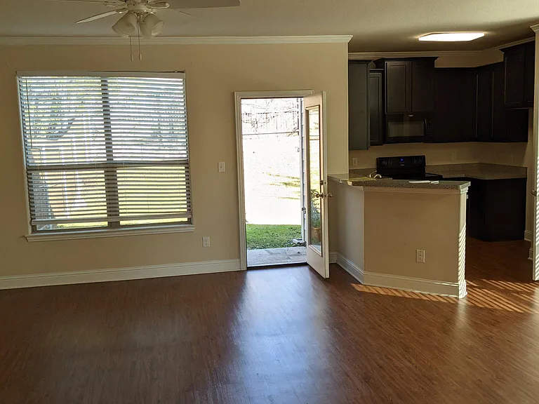 380 Woodgrove Dr #A — Photo 15
