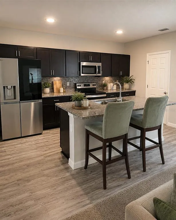 4 bed, 2.5 bath, 2301 sqft, $3,300 — Photo 2