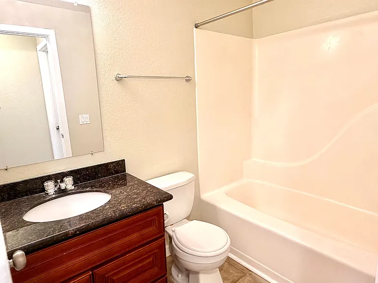 American Lake Townhomes — Photo 16