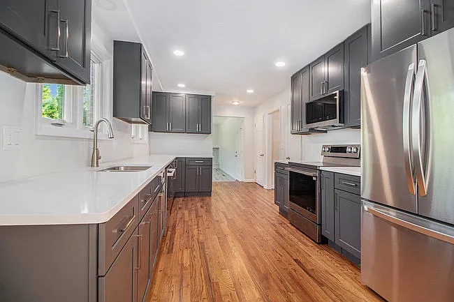2230 S 7th St — Photo 3