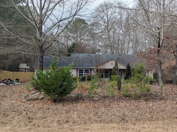 48 Fawn Dr, Grantville, GA 30220