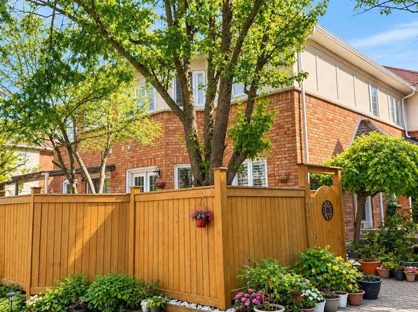 139 Ural Cir, Brampton, ON L6R 1J6