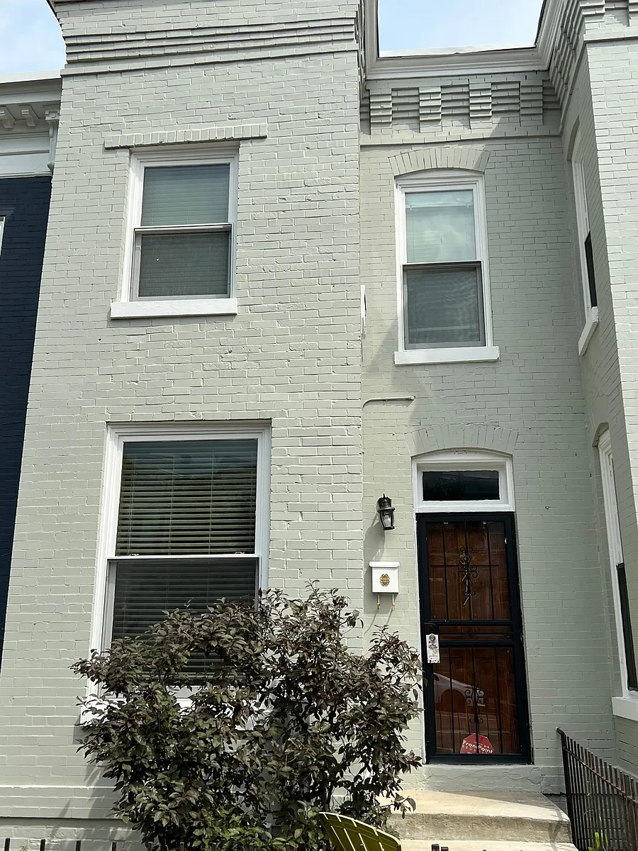Building Photo - 717 4th St NE