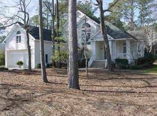 4008 Creek Rd, Kitty Hawk, NC 27949
