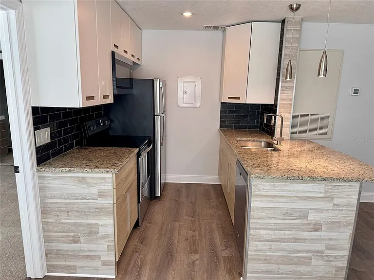 2585 Grassy Point Dr #111 — Photo 5
