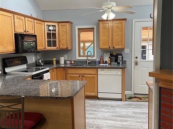 4th image of 1384 Marview Dr