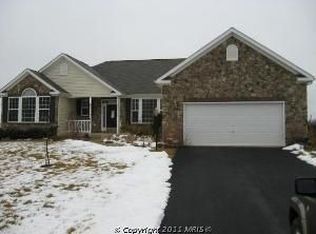 409 Calvert Cir, Bunker Hill, WV 25413