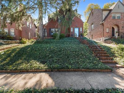 7430 University Dr, Saint Louis, MO, 63130