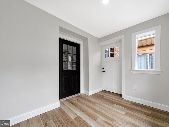 4th image of 5507 Beaumont St