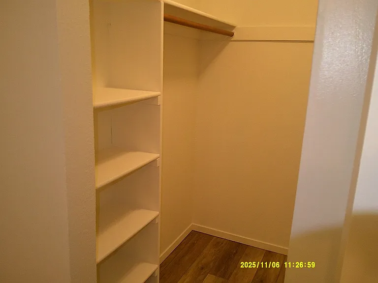 390 S Almond St — Photo 25