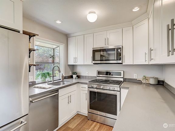 4th image of 22603 60th Avenue W