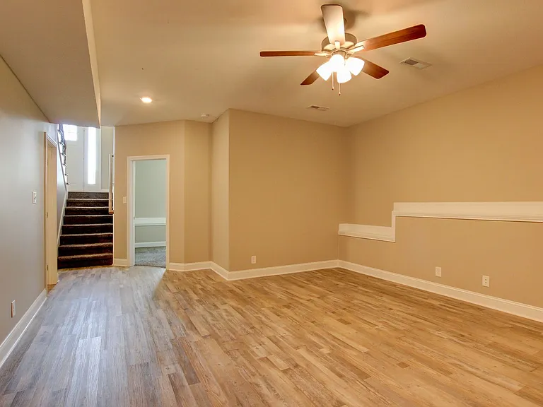 1121 Cardinal Creek Dr — Photo 24